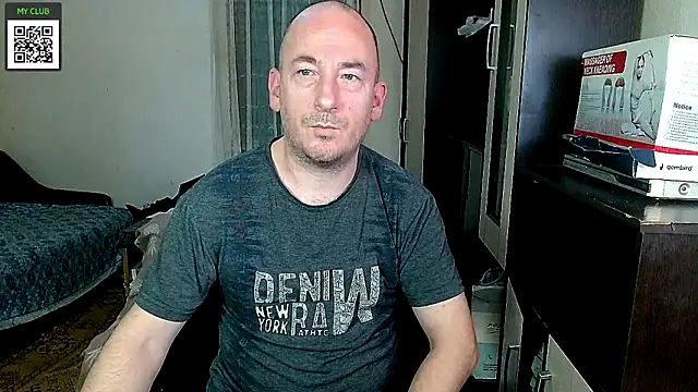 Snapshot of Johan___Barker chatting on 17, 2, 2025 Johan Barker online show from 17, 2, 2025