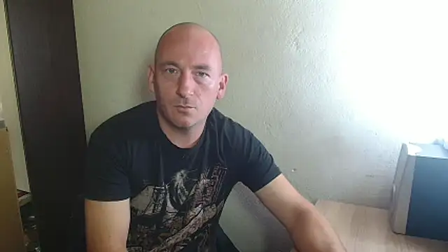 Snapshot of Johan___Barker chatting on 3, 11, 2025 Johan Barker online show from 3, 11, 2025