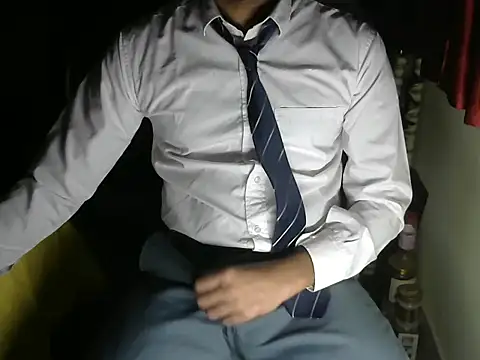 aloneboy1996 online show from 18, 12, 2025