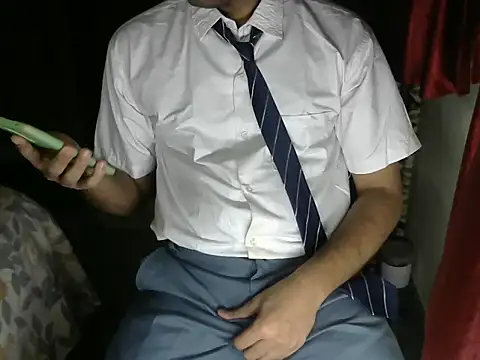 aloneboy1996 online show from 27, 10, 2025