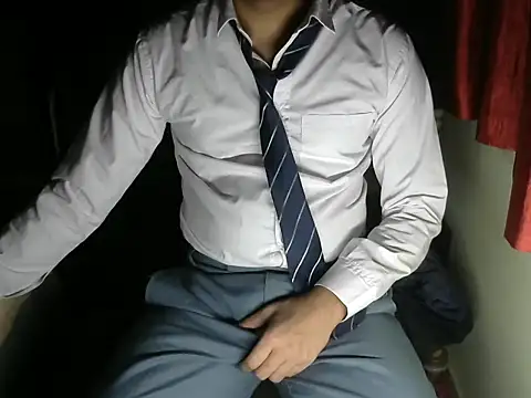 aloneboy1996 online show from 5, 1, 2026