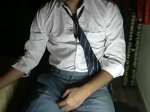 aloneboy1996 online show from 1, 10, 2025