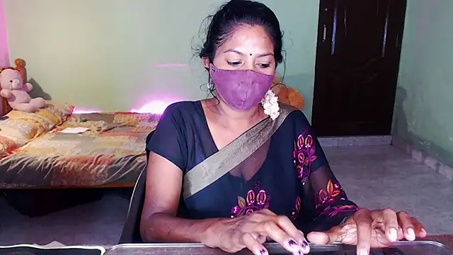 Snapshot of Novapol chatting on 13, 5, 2026 Novapol online show from 13, 5, 2026