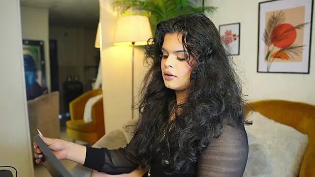 artechloe online show from 19, 2, 2025