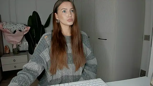 xx leila online show from 12, 11, 2025