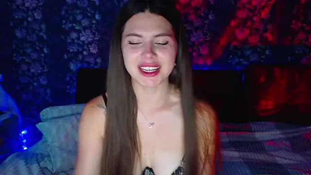 Snapshot of ViollinaLove chatting on 25, 6, 2026 ViollinaLove online show from 25, 6, 2026