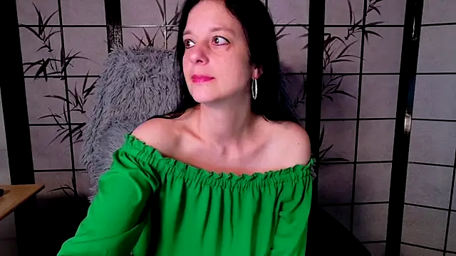Snapshot of _Sweetlonglips_ chatting on 12, 6, 2026 Sweetlonglips online show from 12, 6, 2026