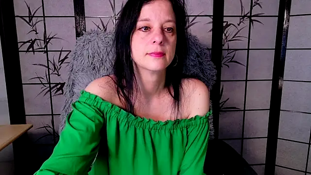 Snapshot of _Sweetlonglips_ chatting on 14, 6, 2026 Sweetlonglips online show from 14, 6, 2026