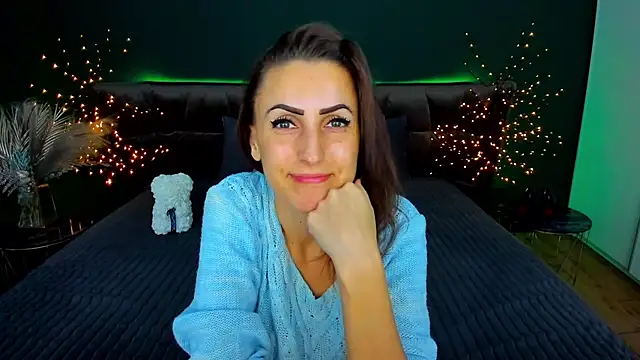 Snapshot of Rebecca_Diamond chatting on 12, 11, 2025 Rebecca Diamond online show from 12, 11, 2025