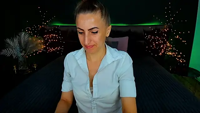 Snapshot of Rebecca_Diamond chatting on 24, 9, 2025 Rebecca Diamond online show from 24, 9, 2025