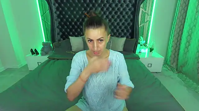 Rebecca Diamond online show from 9, 11, 2025