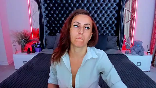 Rebecca Diamond online show from 8, 6, 2026