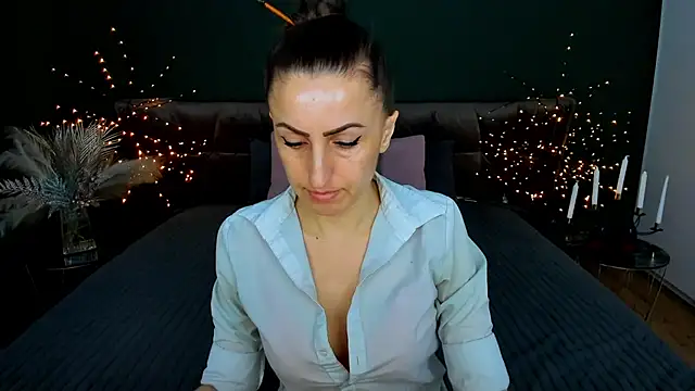 Rebecca Diamond online show from 22, 2, 2026