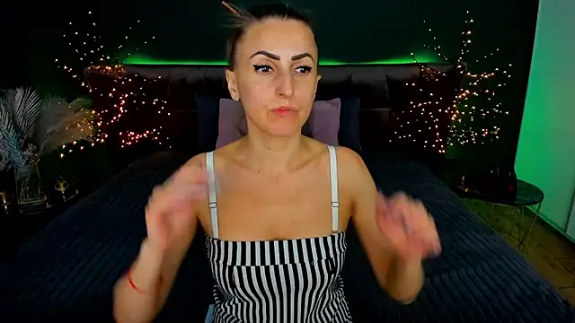 Snapshot of Rebecca_Diamond chatting on 27, 9, 2025 Rebecca Diamond online show from 27, 9, 2025