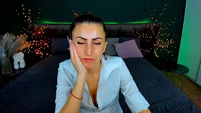 Rebecca Diamond online show from 10, 11, 2025