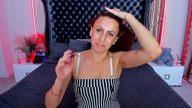 Rebecca Diamond online show from 2, 6, 2026