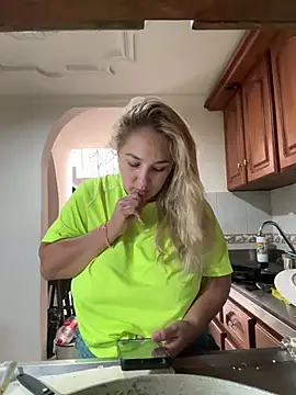 Eva MilfF online show from 1, 1, 2025