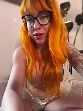 Pia July  online show from 29, 1, 2025