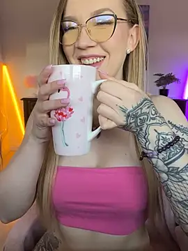 Cute-Alice online show from 18, 4, 2026