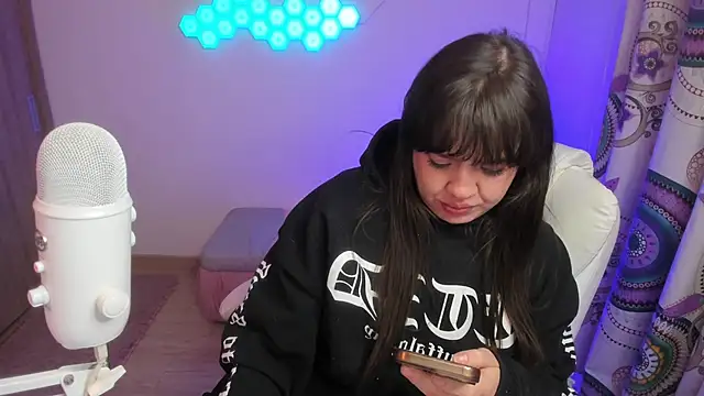 Snapshot of sophia_grants chatting on 15, 10, 2025 sophia grants online show from 15, 10, 2025