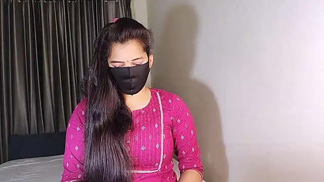 YourLovelyQueen online show from 25, 1, 2025