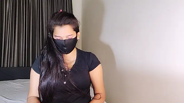 YourLovelyQueen online show from 18, 2, 2025