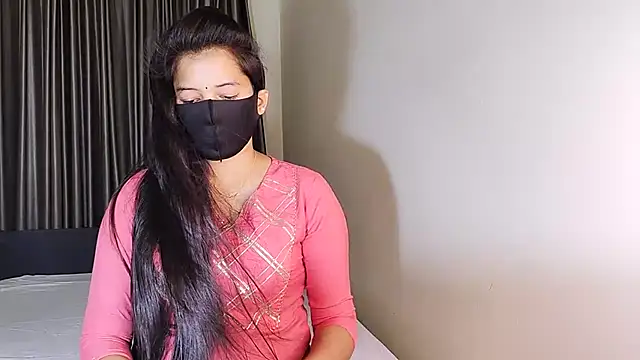 YourLovelyQueen online show from 11, 2, 2025