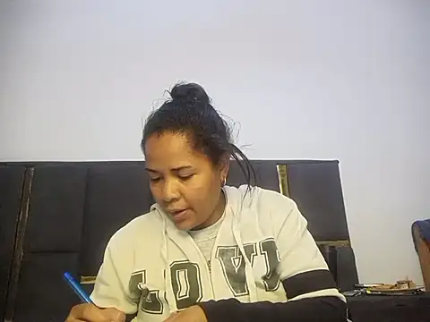 Snapshot of aleixane chatting on 8, 7, 2026 aleixane online show from 8, 7, 2026