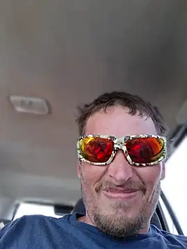 Snapshot of bushhogger8371 chatting on 24, 6, 2026 bushhogger8371 online show from 24, 6, 2026