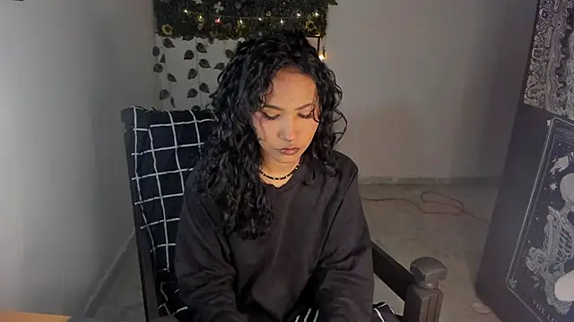 Mary Rosse1 online show from 15, 10, 2025