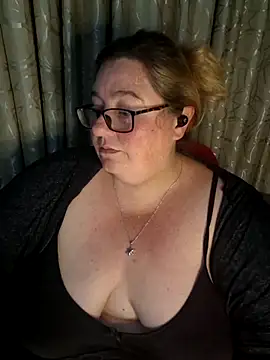 Snapshot of Iceprincess2bad4u chatting on 27, 4, 2026 Iceprincess2bad4u online show from 27, 4, 2026