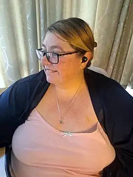 Snapshot of Iceprincess2bad4u chatting on 30, 5, 2026 Iceprincess2bad4u online show from 30, 5, 2026
