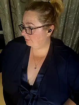 Snapshot of Iceprincess2bad4u chatting on 3, 2, 2026 Iceprincess2bad4u online show from 3, 2, 2026