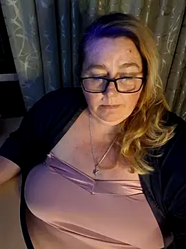 Snapshot of Iceprincess2bad4u chatting on 22, 5, 2026 Iceprincess2bad4u online show from 22, 5, 2026