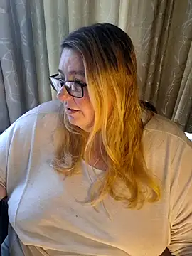 Snapshot of Iceprincess2bad4u chatting on 14, 6, 2026 Iceprincess2bad4u online show from 14, 6, 2026
