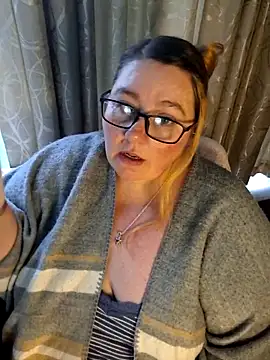 Snapshot of Iceprincess2bad4u chatting on 21, 6, 2026 Iceprincess2bad4u online show from 21, 6, 2026