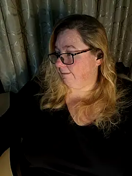 Snapshot of Iceprincess2bad4u chatting on 12, 5, 2026 Iceprincess2bad4u online show from 12, 5, 2026