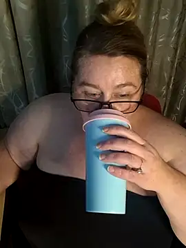 Snapshot of Iceprincess2bad4u chatting on 15, 6, 2026 Iceprincess2bad4u online show from 15, 6, 2026