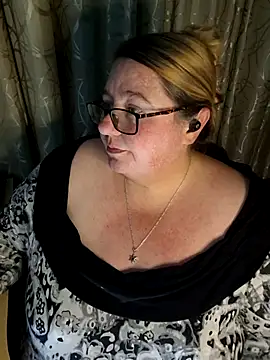 Snapshot of Iceprincess2bad4u chatting on 8, 6, 2026 Iceprincess2bad4u online show from 8, 6, 2026