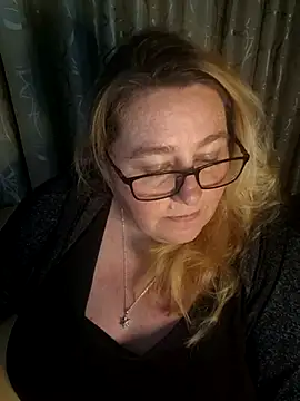 Snapshot of Iceprincess2bad4u chatting on 13, 5, 2026 Iceprincess2bad4u online show from 13, 5, 2026