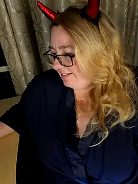 Snapshot of Iceprincess2bad4u chatting on 10, 2, 2026 Iceprincess2bad4u online show from 10, 2, 2026