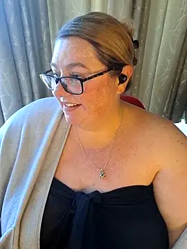 Snapshot of Iceprincess2bad4u chatting on 26, 4, 2026 Iceprincess2bad4u online show from 26, 4, 2026
