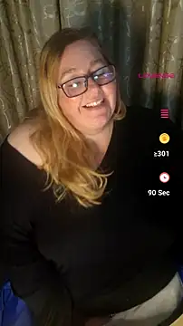 Snapshot of Iceprincess2bad4u chatting on 4, 7, 2026 Iceprincess2bad4u online show from 4, 7, 2026
