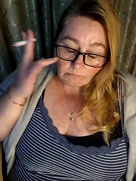 Snapshot of Iceprincess2bad4u chatting on 30, 4, 2026 Iceprincess2bad4u online show from 30, 4, 2026