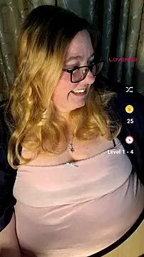 Snapshot of Iceprincess2bad4u chatting on 7, 7, 2026 Iceprincess2bad4u online show from 7, 7, 2026