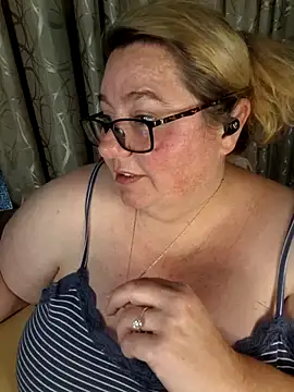 Snapshot of Iceprincess2bad4u chatting on 19, 4, 2026 Iceprincess2bad4u online show from 19, 4, 2026
