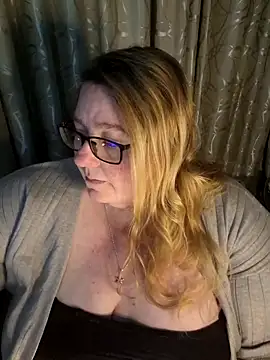 Snapshot of Iceprincess2bad4u chatting on 26, 6, 2026 Iceprincess2bad4u online show from 26, 6, 2026