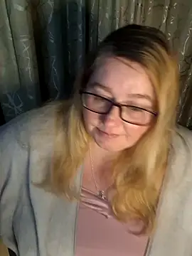 Snapshot of Iceprincess2bad4u chatting on 3, 6, 2026 Iceprincess2bad4u online show from 3, 6, 2026