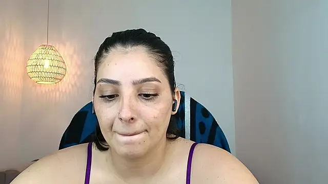 Snapshot of YummyAnna_ chatting on 8, 5, 2026 YummyAnna online show from 8, 5, 2026