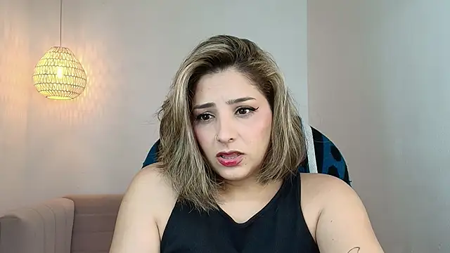 YummyAnna  online show from 17, 6, 2026